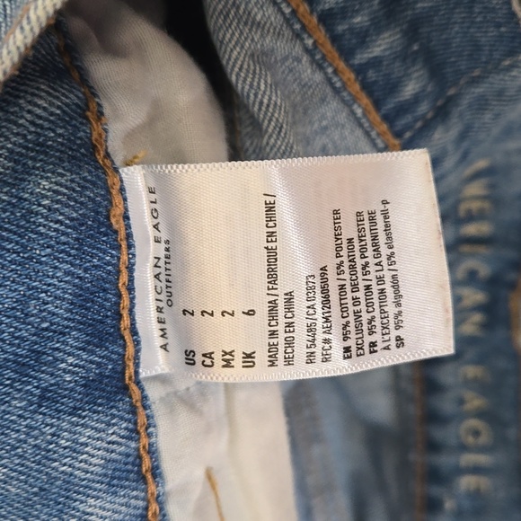American Eagle Mom Shorts, Women's Size 2, Decent Condition - Picture 6 of 8